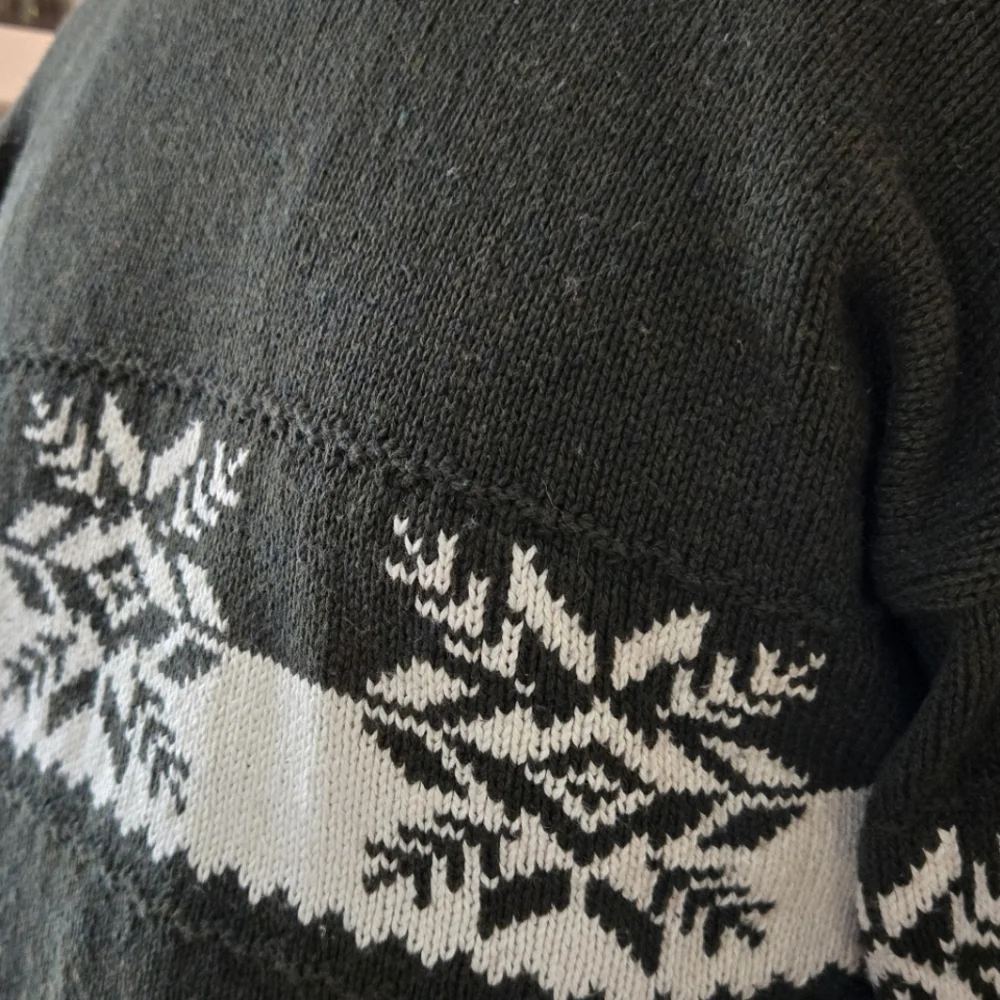 Dark green and White Snowflake Nordic Vintage Y2K Sweater